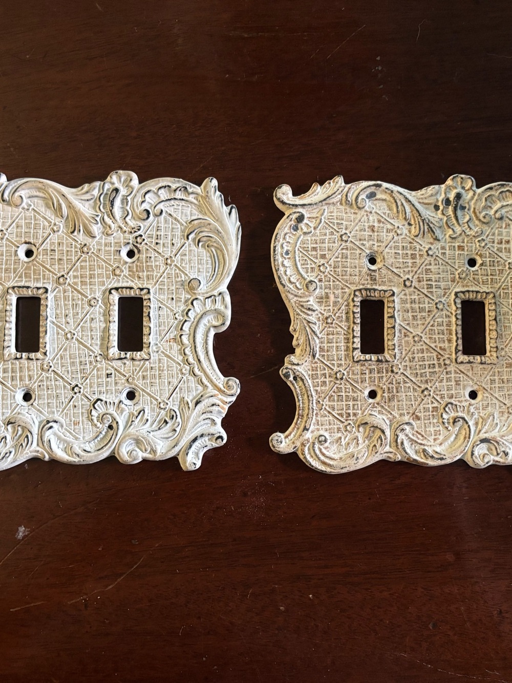 Set of 2 - Ornate Vintage-Style Double Toggle Wall Plate in Distressed Cream